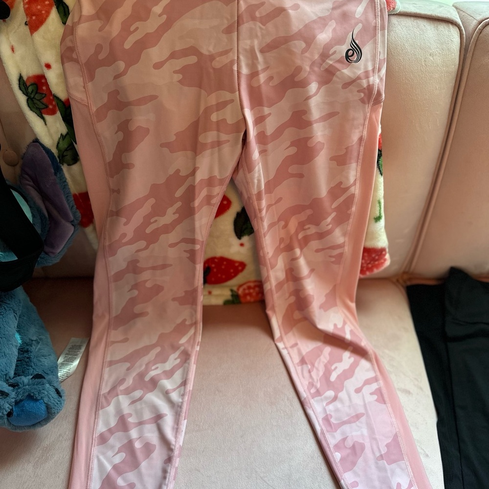 Pink Camo Ryderwear Leggings with Scrunch Bum